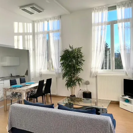 Demeure Des Dentelles Avec Parking Gratuit Bed & Breakfast *